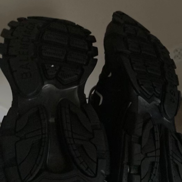 I’m selling these because I got another pair, so I don’t need these anymore